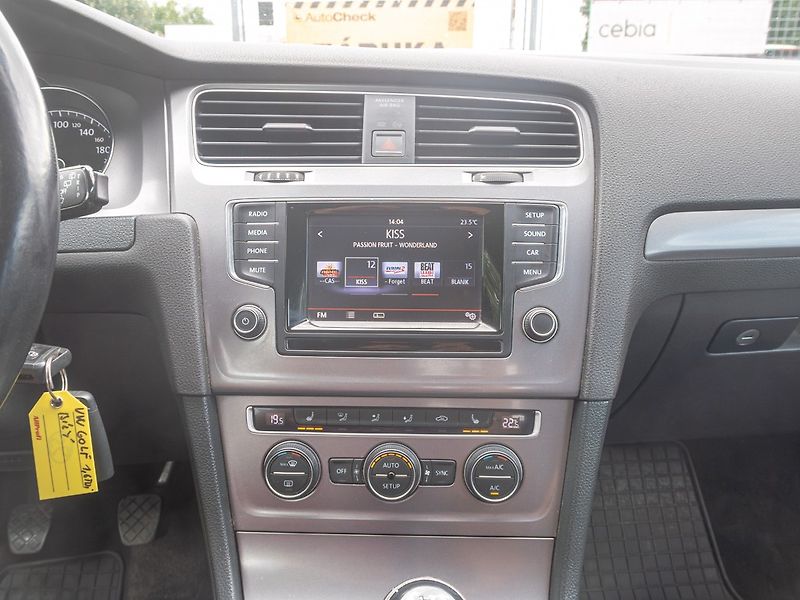 Volkswagen Golf (2014) 1.6TDI 77KW – 2x KOLA - fotka 18 z 40