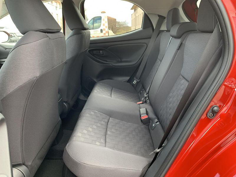 Toyota Yaris (2026) Style 1,5 HEV AT - fotka 8 z 13