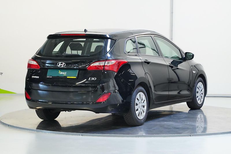 Hyundai i30 - fotka 2 z 22