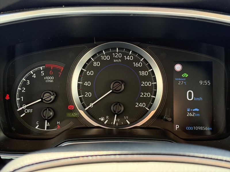 Toyota Corolla 1,8 Active - fotka 11 z 18