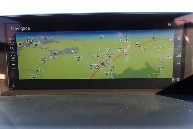 Lexus NX 300h 2,5HSD AWD PRESTIEGE SAFETY - fotka 24 z 34