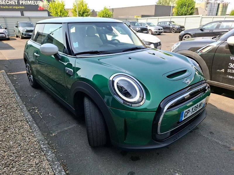 Mini Cooper SE - fotka 3 z 8