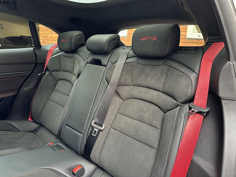 Porsche Taycan GTS-LIFT-SPORT TURISMO-ZÁRUKA - fotka 32 z 35
