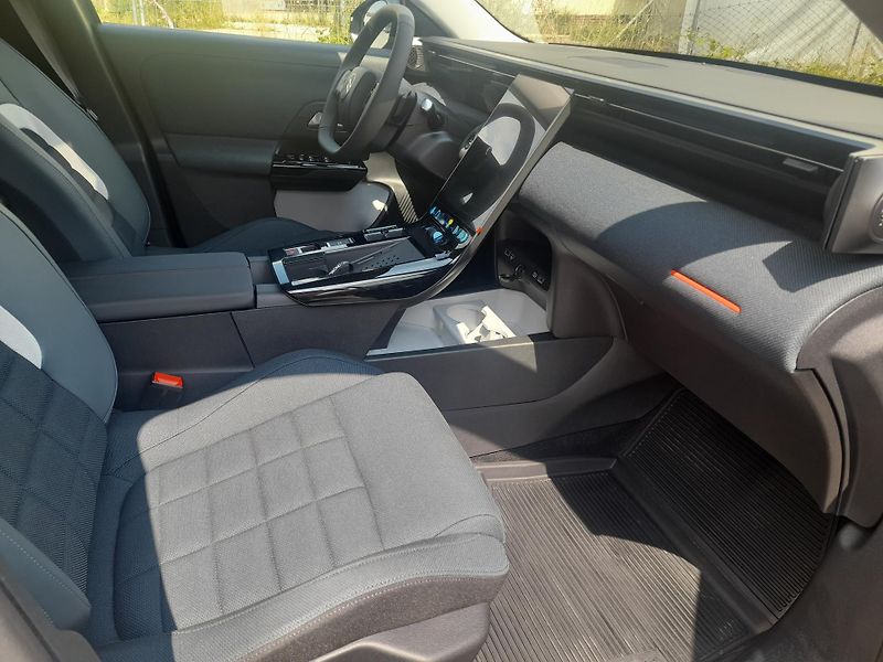 Citroën C5 Aircross (2026) PLUS Hybrid 145k Automatic - fotka 12 z 49