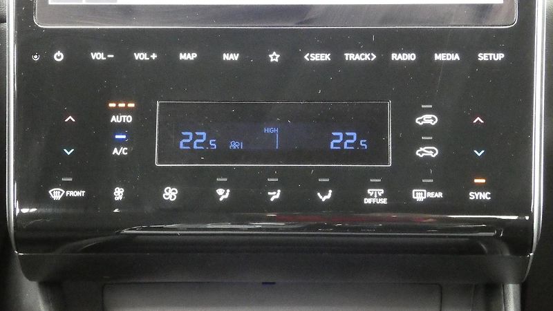 Hyundai Tucson 1.6 T-GDI HEV Style 4x4 Auto - fotka 16 z 23