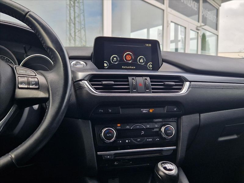 Mazda 6 2,2 D SKYACTIVE, VÝHŘEV NOSIČ - fotka 25 z 42