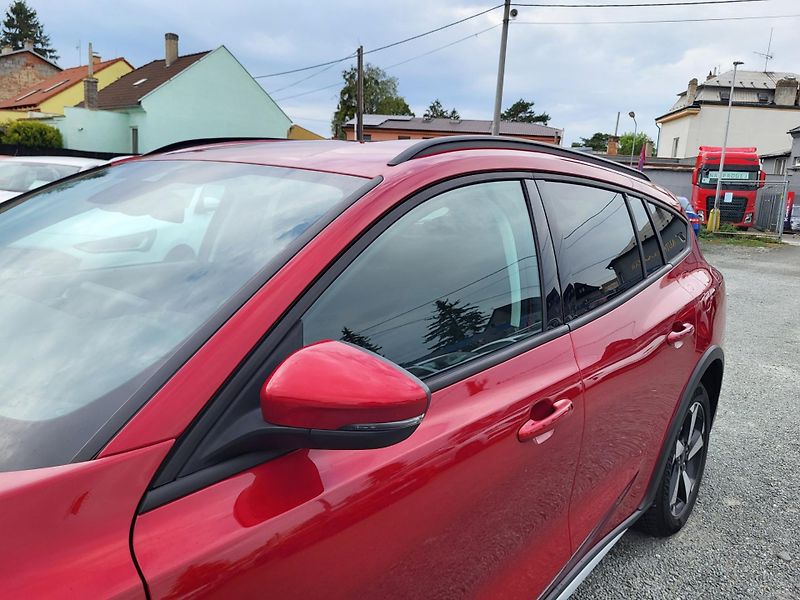 Ford Focus 1.0 EcoBoost mHEV Active X - fotka 33 z 46