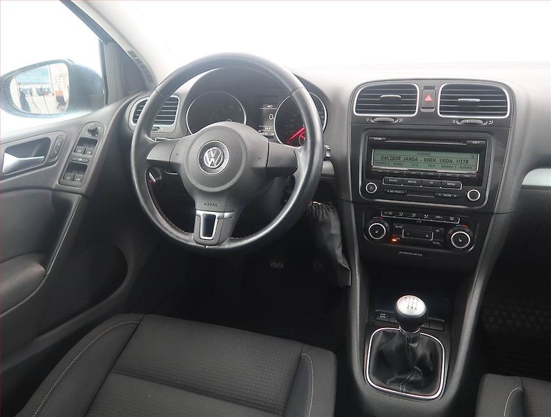 Volkswagen Golf (2010) 1.2 TSI, Tempomat - fotka 7 z 14