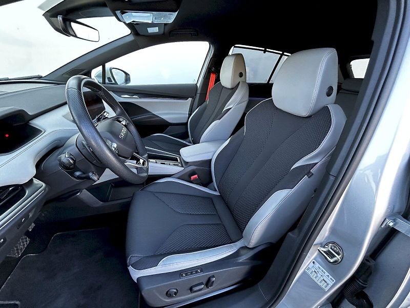 Škoda Elroq (2025) 85 iV 210kW Ultra Lodge - fotka 27 z 35
