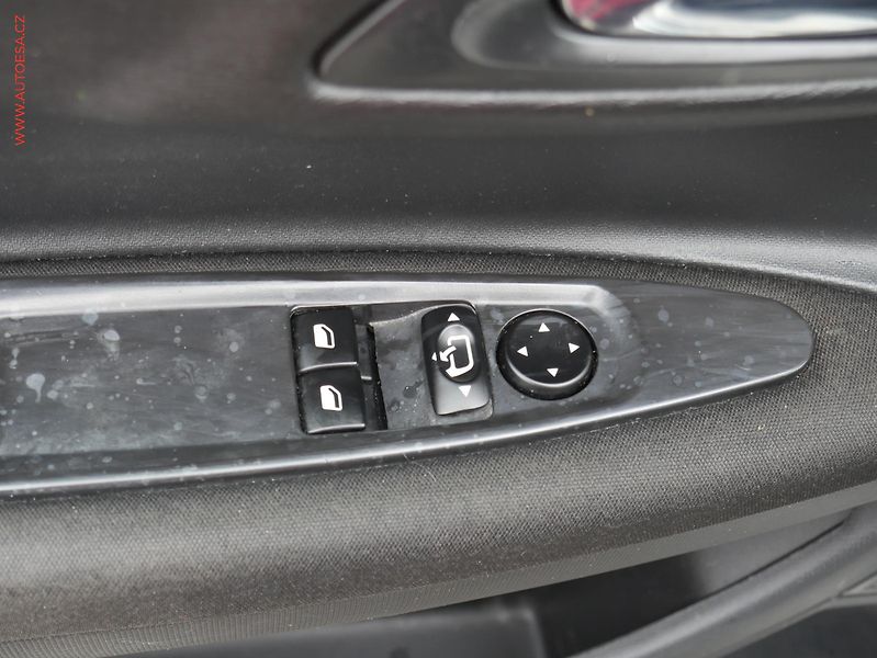 Citroën C4 (2007) 1.4i, ČR - fotka 11 z 16