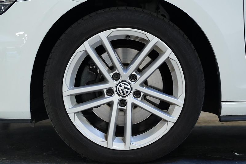 Volkswagen Golf - fotka 10 z 29