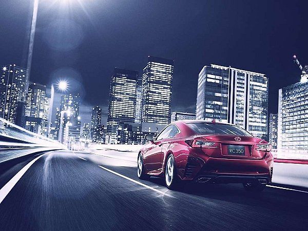 Lexus RC.