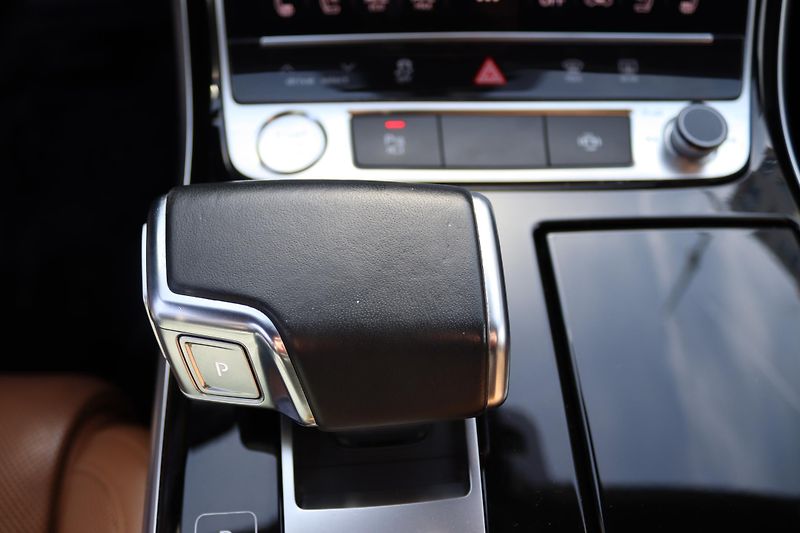 Audi A8 - fotka 40 z 68