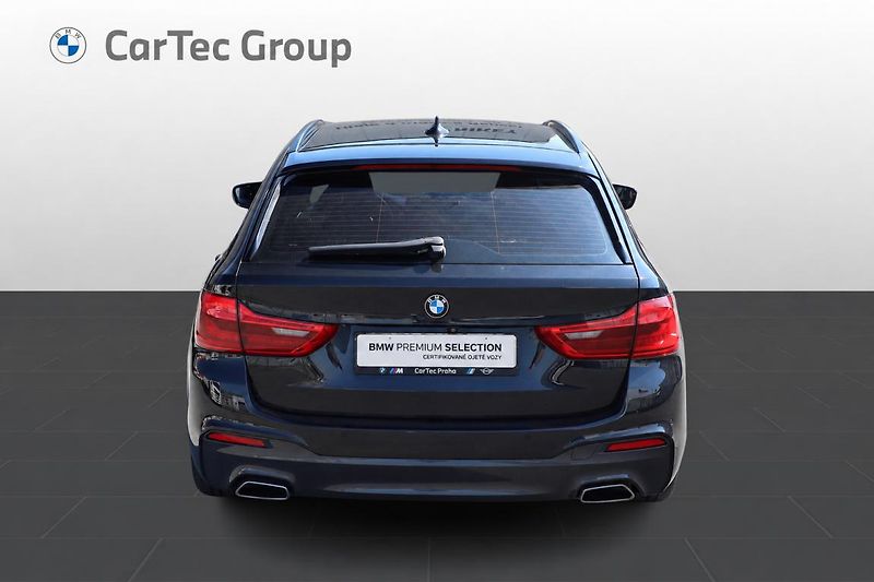 BMW Řada 5 530d xDrive Touring - fotka 3 z 15