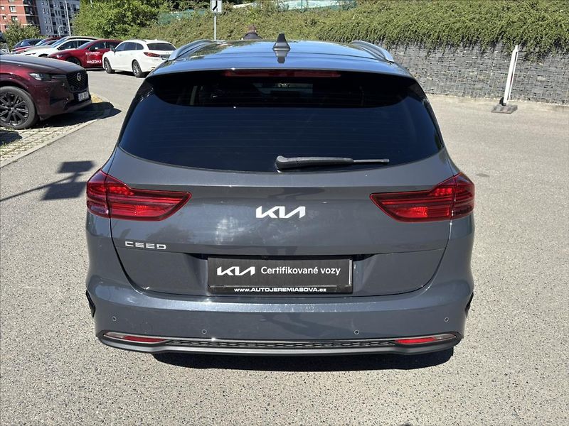 Kia Ceed 1,5 TGDi AT TOP PLNÝservisKIA - fotka 4 z 44