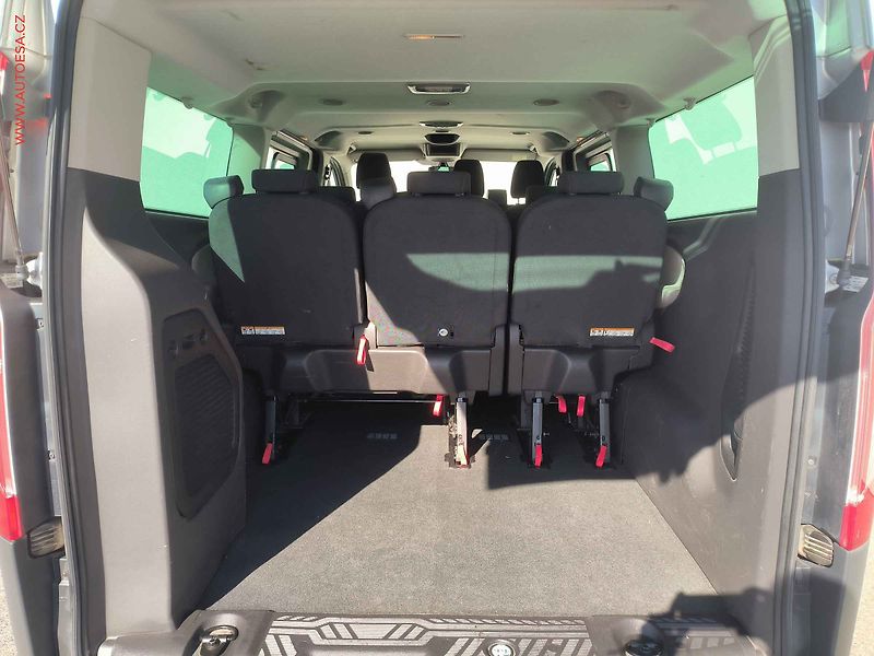 Ford Tourneo Custom (2014) 2.2TDCi L2 9míst, Trend, AC - fotka 7 z 20