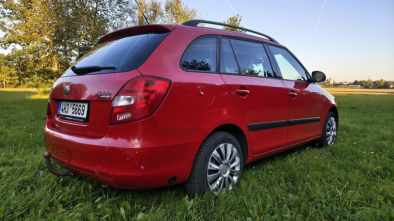 Škoda Fabia (2009) 1.2 HTP LPG - fotka 2 z 21
