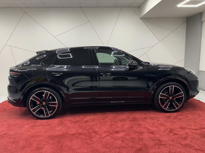 Porsche Cayenne (2023) E-Hybrid Coupe*PANO*CZ*DPH*1.M - fotka 5 z 21