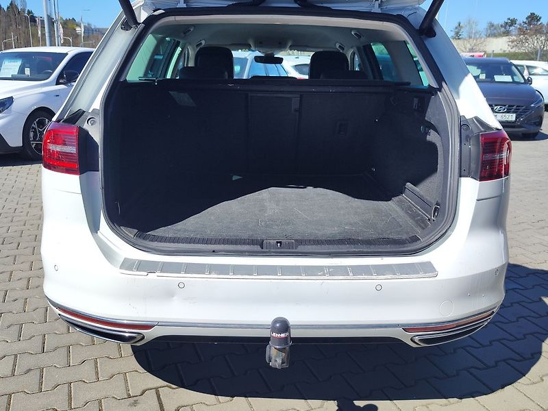 Volkswagen Passat 2.0 TDi/110kW Highline DSG ČR - fotka 9 z 37
