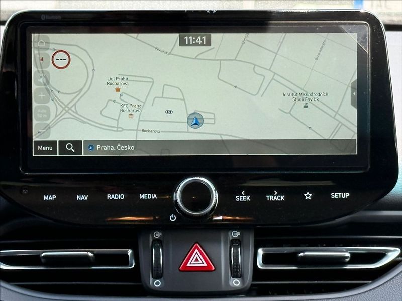 Hyundai i30 1,6 CRDI STYLE PREMIUM AT - fotka 8 z 10