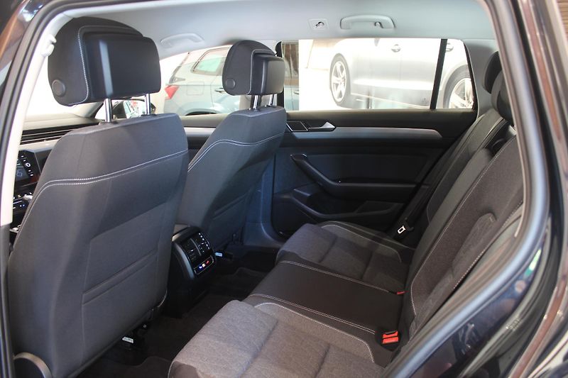 Volkswagen Passat (2023) 2.0TDI DSG Nez.Topení Model 24 - fotka 16 z 33