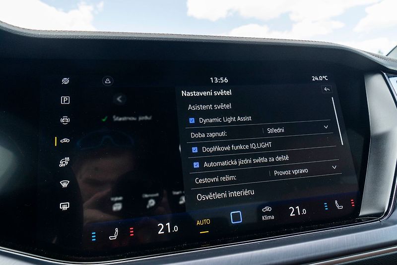 Volkswagen Touareg 3.0TDI 210kW RLine Tažn ZÁRUKA - fotka 16 z 22