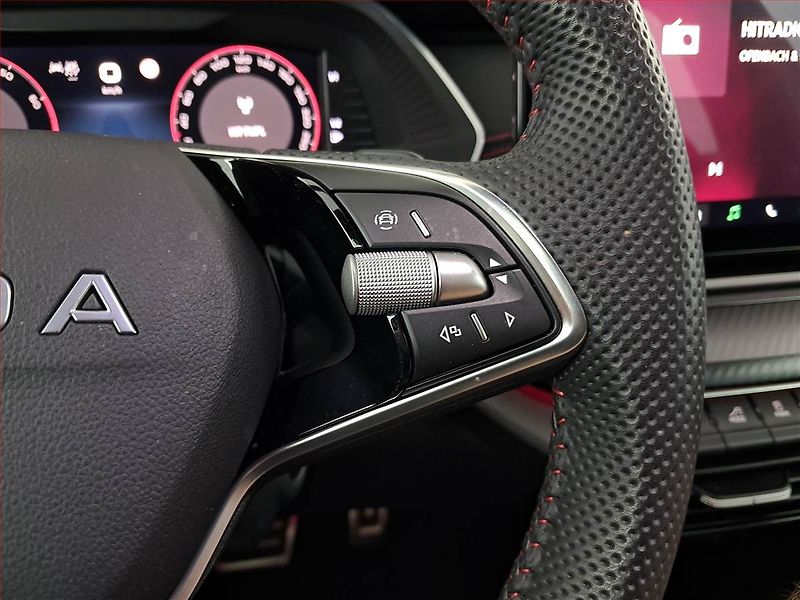 Škoda Octavia (2025) RS 2.0 TSI, RS, KAMERA - fotka 19 z 20