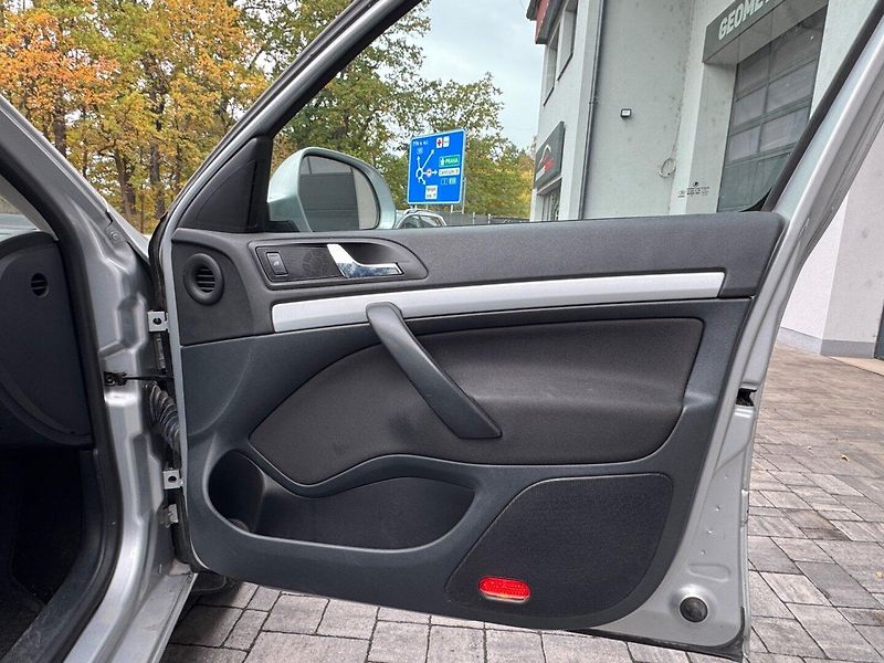Škoda Octavia (2010) 1.6 TDi, odpočet DPH - fotka 14 z 32