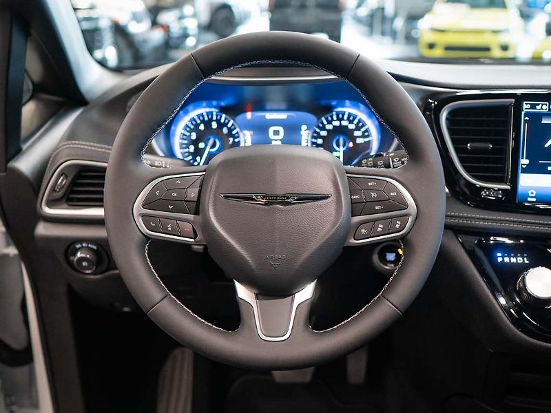 Chrysler Pacifica (2026) 3.6 Select AWD, 360 Cam 2x LCD - fotka 18 z 33