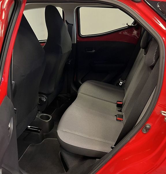 Toyota Aygo 1,0i AT X-play - fotka 9 z 15