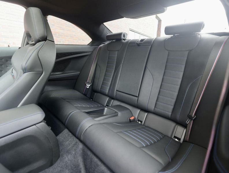 BMW M2 (2022) 40i xDrive Coupé - fotka 25 z 39
