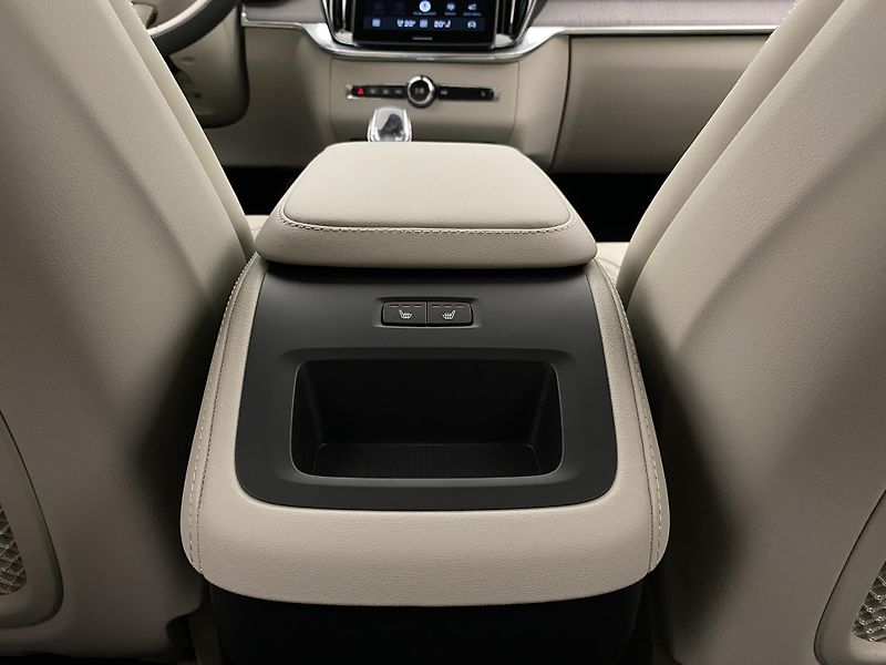 Volvo XC90 (2026) B5 AWD AUT BRIGHT PLUS 7míst - fotka 70 z 71