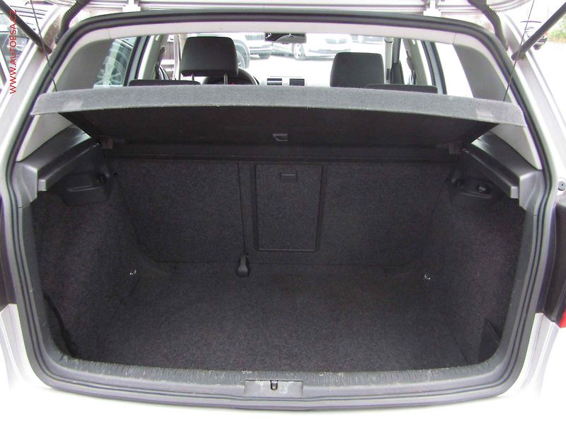Volkswagen Golf (2003) 2.0 TDi, STK4/28 - fotka 7 z 12
