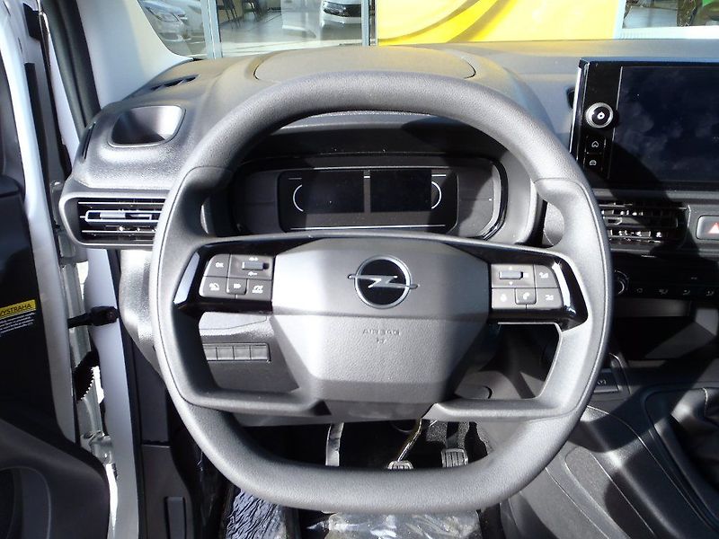 Opel Combo Van L1H1 1.2Turbo - fotka 13 z 23