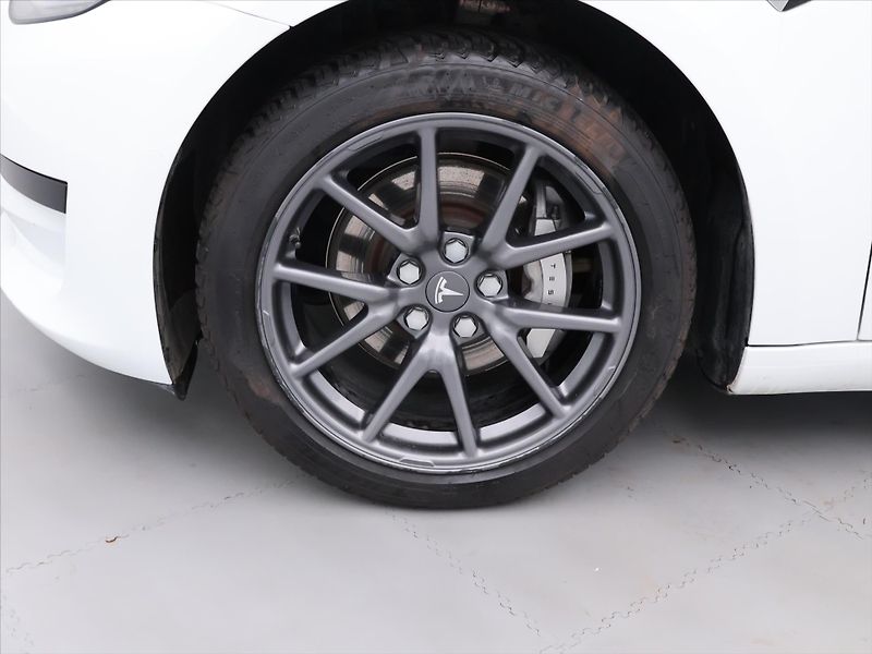 Tesla Model 3 239kW SR+ SOH 86,8% - fotka 24 z 31