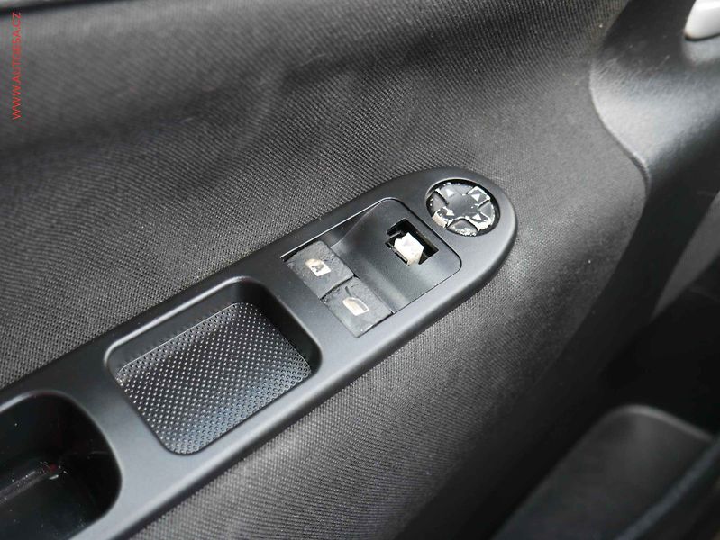 Peugeot 207 (2012) 1.4 HDi, AC, STK4/28 - fotka 11 z 16