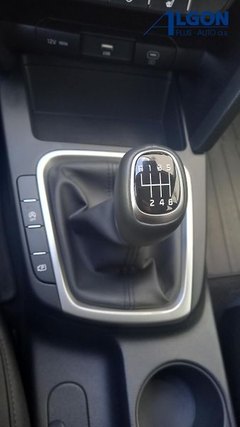 Kia Ceed SW (2025) 1,5 T-GDi SPIN 103kW - fotka 18 z 23
