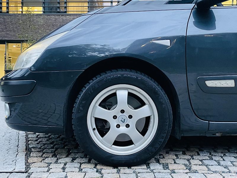 Renault Grand Espace 2.0dCi MANUÁL VÝHŘEV SENZORY - fotka 37 z 38