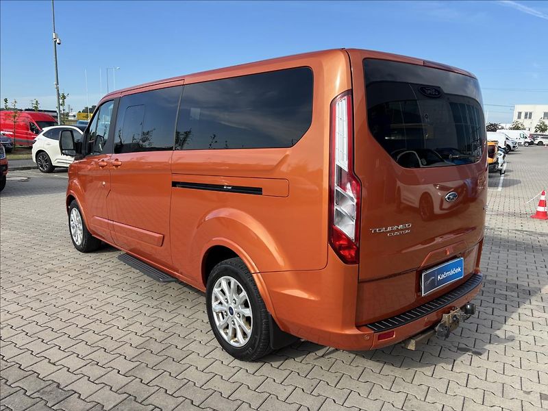 Ford Tourneo Custom 2,0 mHEV 136kW Titanium L2 - fotka 3 z 41