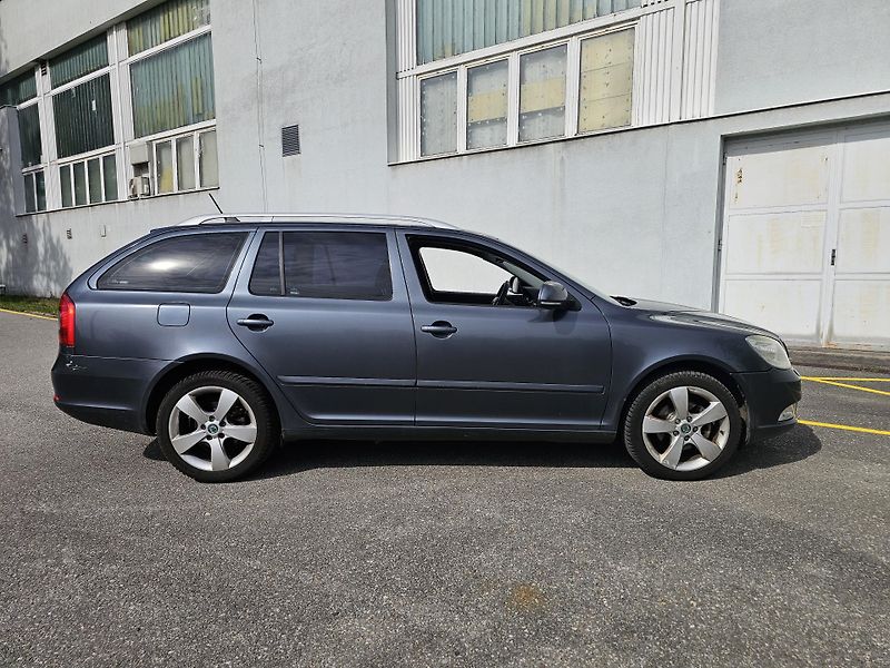 Škoda Octavia (2011) 2 2.0TDI DSG FACELIFT - fotka 6 z 18