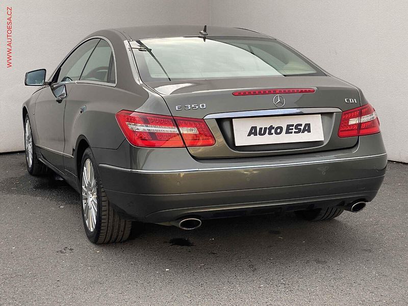Mercedes-Benz Třídy E (2010) 3.0 CDi E350, Elegance, AT, - fotka 6 z 21