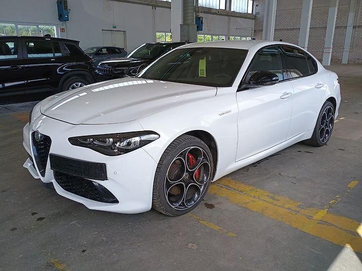 Alfa Romeo Giulia 2,0T 16V 206kW AT8-Q4 VELOCE - fotka 2 z 10