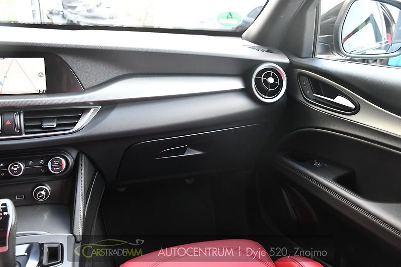 Alfa Romeo Stelvio 2.0T 16V 206kW VELOCE AT8 Q4 - fotka 22 z 49