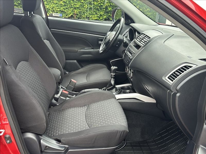 Mitsubishi ASX 1,8 DI-D 150PS  Intense 4x4 - fotka 16 z 48