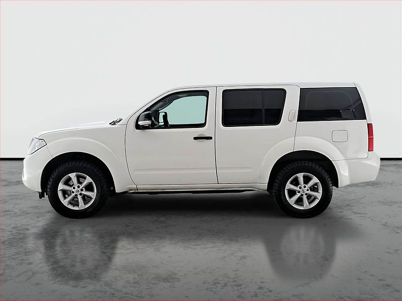 Nissan Pathfinder (2010) 2.5 dCi, 4X4, 7 míst - fotka 3 z 17