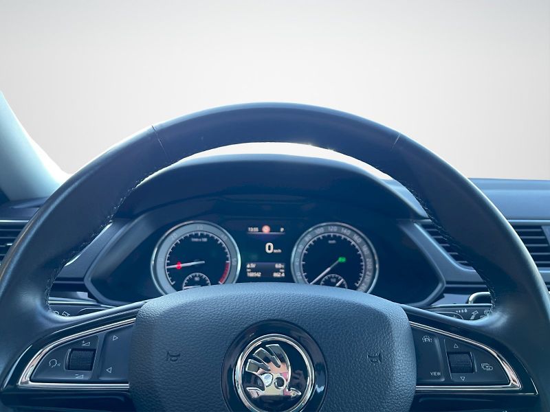 Škoda Superb (2018) L&K 2.0 TDI 140kW DSG 4x4 Comb - fotka 9 z 35