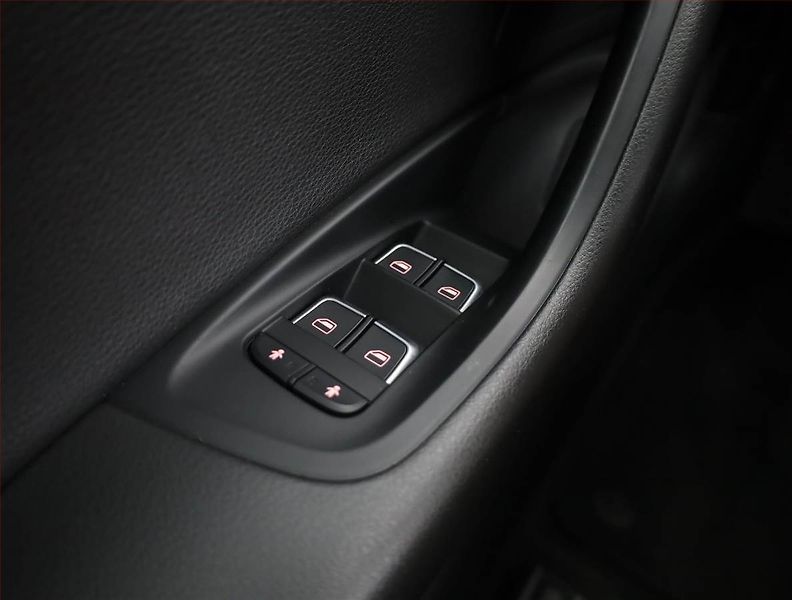 Audi A6 (2016) 3.0 TDI, 4X4, Automat, Kůže - fotka 18 z 20