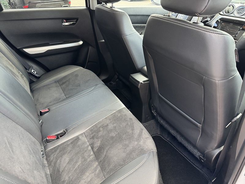 Suzuki Vitara (2016) 1.6i VVT Comfort Plus LED Navi - fotka 21 z 50