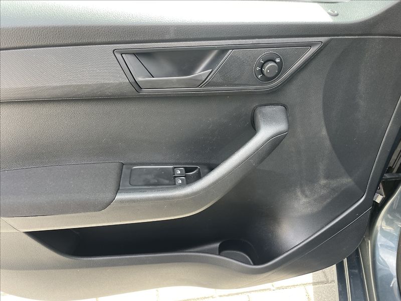 Škoda Fabia 1,0 MPi 55kw Klima Tažné Euro6 - fotka 18 z 29