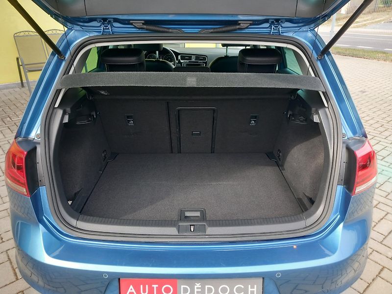 Volkswagen Golf (2013) VII 2,0TDi 110kw 1.MAJITEL - fotka 18 z 39